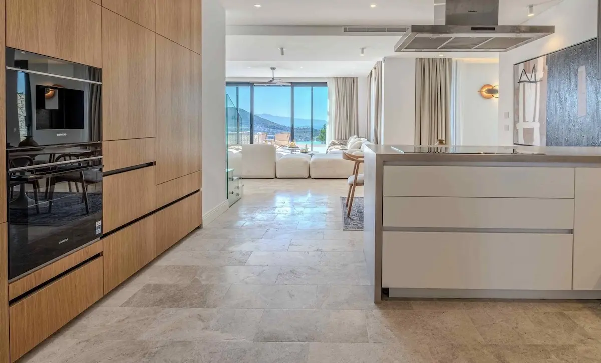Fitted kitchen